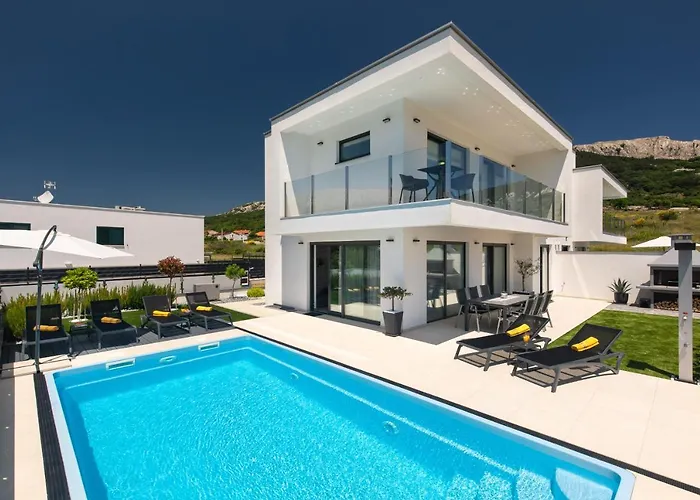 Villa Supernus With Heated Pool